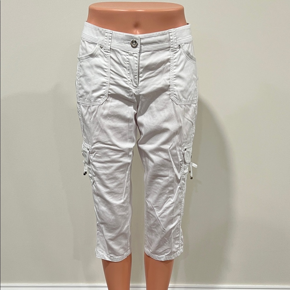 White House Black Market White Cargo Crop Capris Size 2